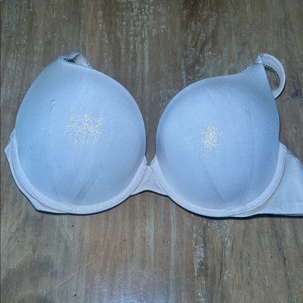 Victoria's Secret Body by Victoria Cream Shimmer Underwire‎ Padded Bra NEW